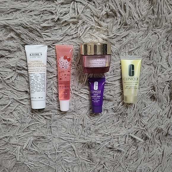 Beauty Bundle Estee Lauder Clinique Kiehls Lip Oil Hello Kitty Skin Face Lips ✨️